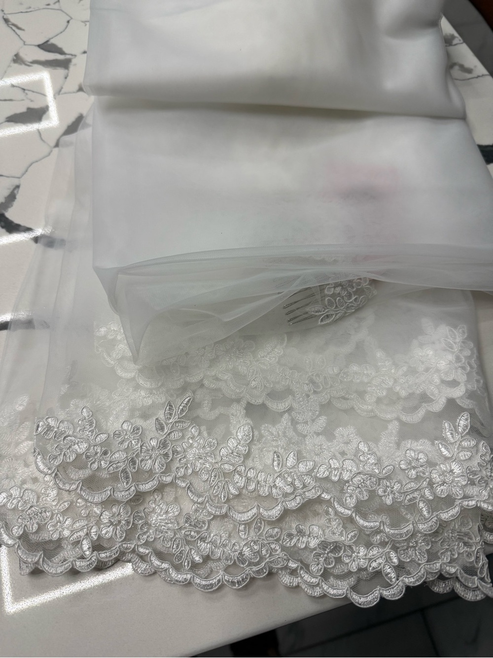White Lace Embroidered Bridal Veil